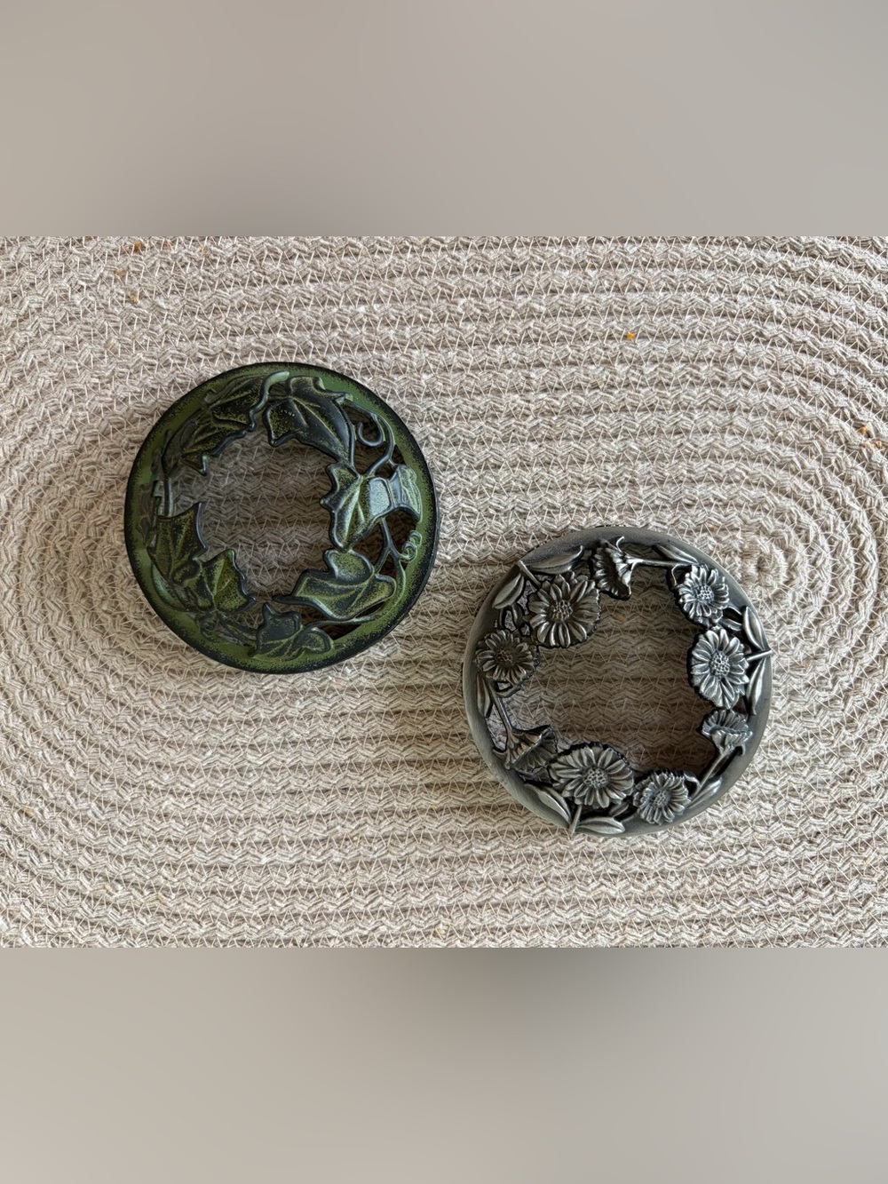 Yankee Candle Decorative Round Metal Toppers and Candle Stand